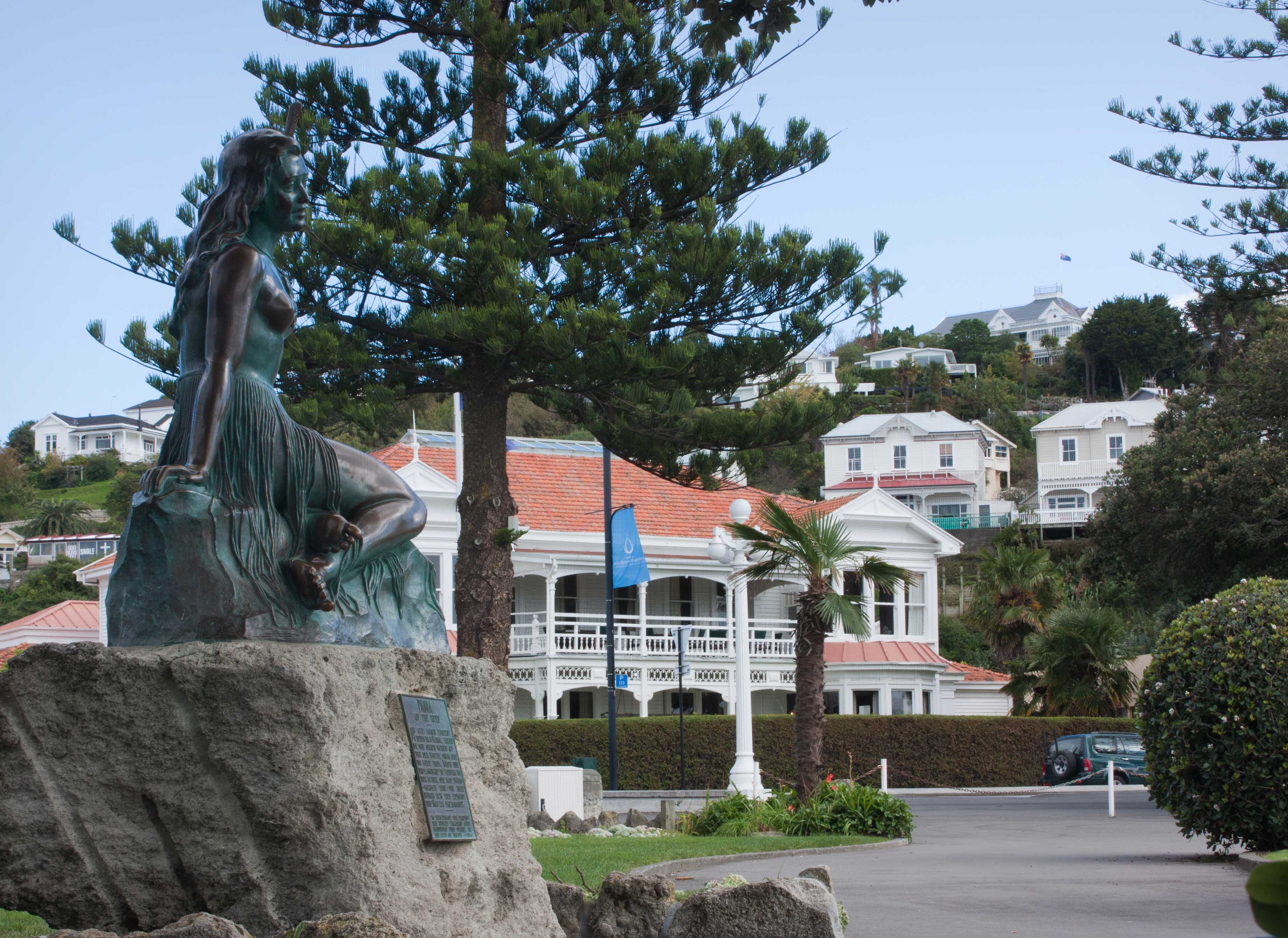 Image of colonial building